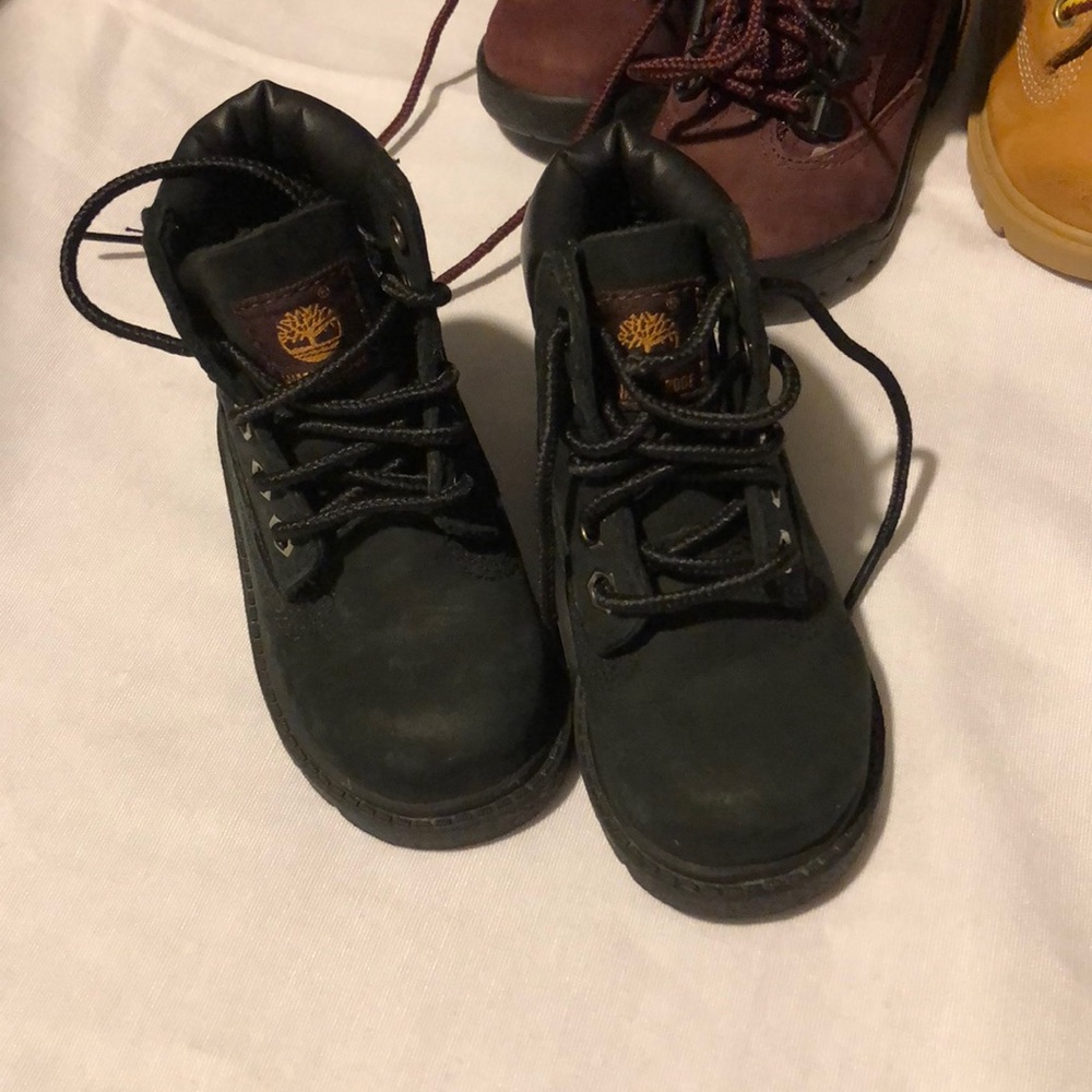 Bundle of 4 pairs of timberlands and 1 overall 🔥 - Picture 4 of 8